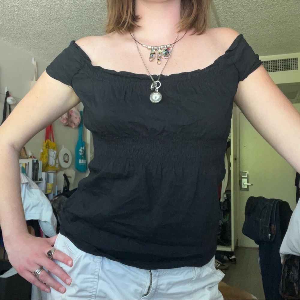 Off the shoulder top!♠️